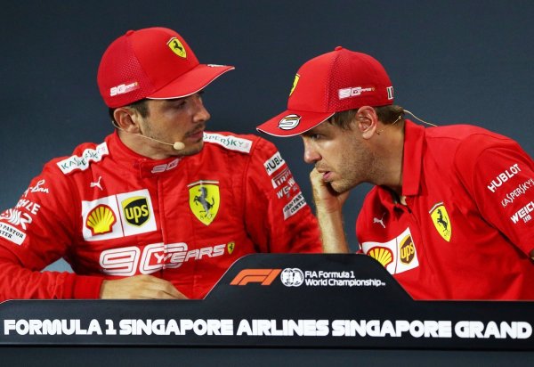 Vettel und Leclerc - © Foto: Yong Teck Lim/dpa