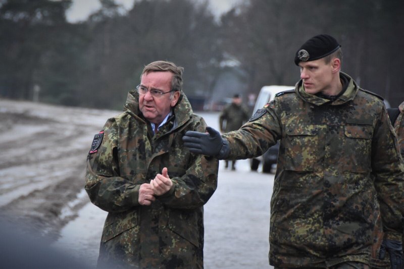 Verteidigungsminister in Augustdorf 