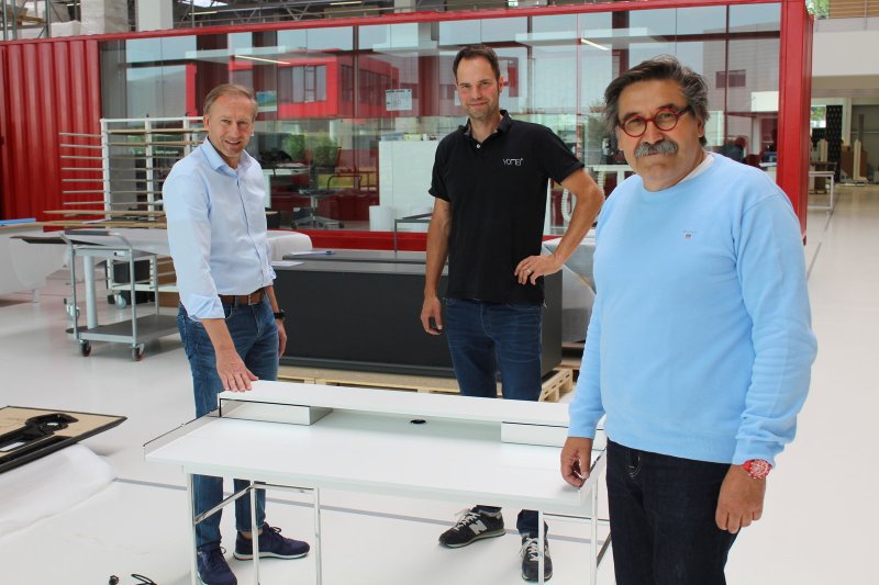 SchelbachGruppe in der Krise Jetzt gibt's DesignerSchreibtische fürs