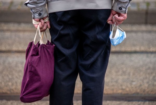 Risiko für eine erneute Corona-Infektion - © Foto: Jens Büttner/dpa-Zentralbild/dpa