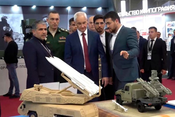 Die jährliche Waffenschau beim Militärforum nahe Moskau gilt als wichtige Präsentationsplattform für die russische Rüstungsindustrie. (Archivbild) - © Uncredited/Russian Defense Ministry Press Service/AP/dpa