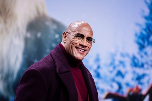 Für Dwayne Johnson zählt an Weihnachten vor allem die Familie. (Archivbild) - © Christoph Soeder/dpa