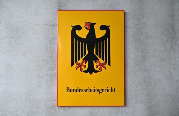 Höchstrichterliches Urteil zur Beteiligung des Betriebsrats bei Eingruppierung von freigestellten Mitgliedern des Gremiums: Die Arbeitgeberin bekam Recht. (Archivbild) - © Martin Schutt/dpa/dpa-tmn