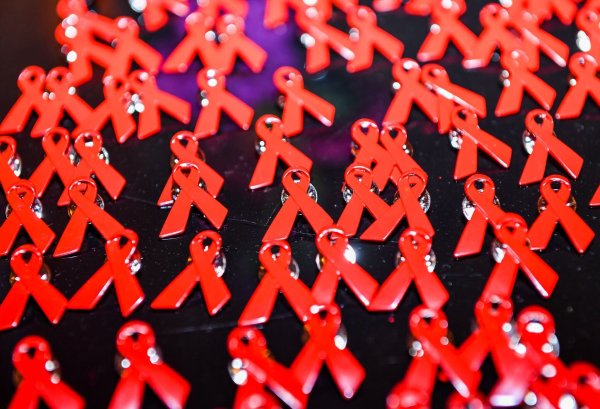 UN: Diskriminierung verhindert erfolgreichen Kampf gegen Aids. (Symbolbild) - © Jens Kalaene/dpa-Zentralbild/dpa
