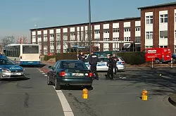 Schwer verletzt wurde am Dienstagmorgen in G&uuml;tersloh ein 84-j&auml;hriger Radfahrer, als er auf der Carl-Miele-Stra&szlig;e von einem Mercedesfahrer (81) &uuml;bersehen wurde. - &copy; FOTO: ANDREAS EICKHOFF