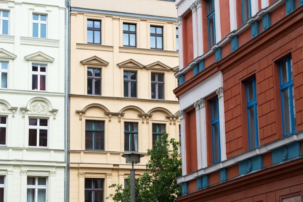 Zugige Fenster: Altbau Neubaustandards - © Foto: Bernd von Jutrczenka/dpa/dpa-tmn