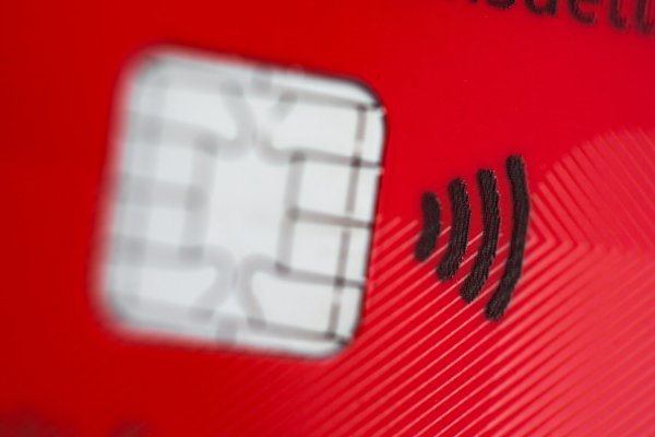 Kontaktlose Kartenzahlung - © Foto: picture alliance / Rolf Vennenbernd/dpa