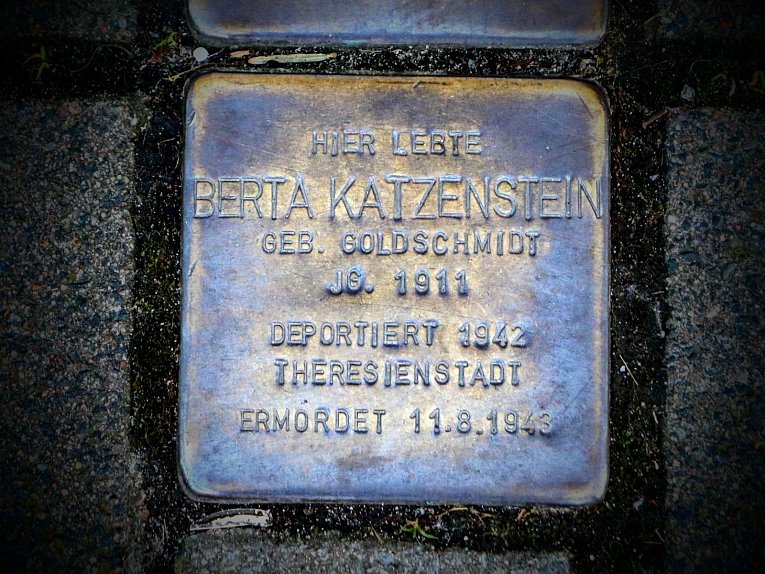 Schuhstraße 28
