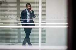 Unter Druck: Die Aufarbeitung der Maskendeals von Jens Spahn (CDU) in der Corona-Pandemie belastet die Koalition. - © Kay Nietfeld/dpa