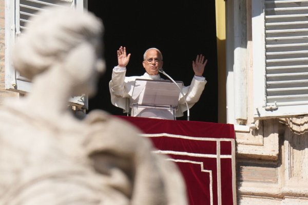 Papst Leo XIV. verrät einige seiner Lieblingsfilme - © Alessandra Tarantino/AP/dpa