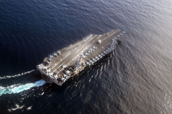 Das größte Kriegsschiff der Welt hat seinen neuen Einsatzort erreicht. (Archivbild) - © Federico Gambarini/dpa