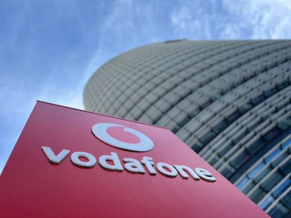 Eitel Sonnenschein herrscht nicht bei Vodafone, aber die stürmischen Zeiten der vergangenen Jahre sind wohl vorüber. - © Wolf von Dewitz/dpa
