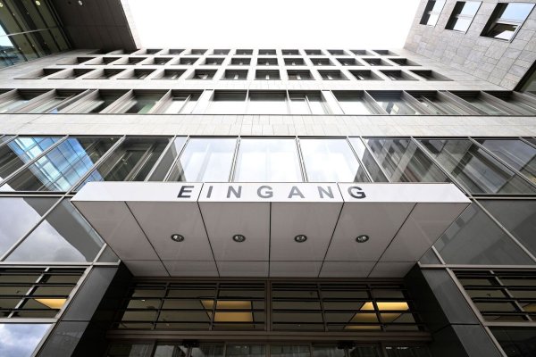 Im Prozess um den Tod eines Obdachlosen bestreitet der Angeklagte eine Mittäterschaft. (Symbolbild) - © Roberto Pfeil/dpa