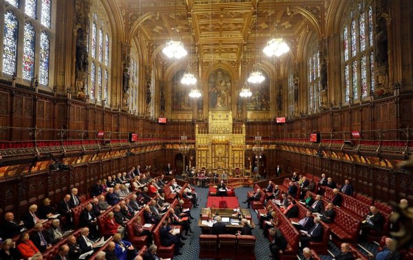 Mit etwa 800 Mitgliedern gilt das House of Lords als zweitgrößte Parlamentskammer der Welt. (Archivbild) - © Kirsty Wigglesworth/AP POOL/dpa