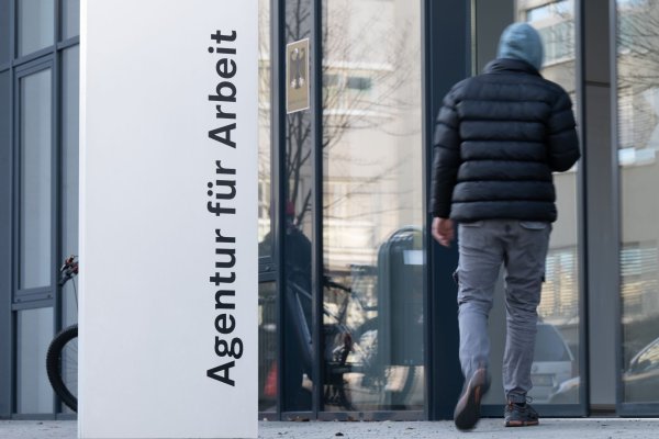 Bislang hatten Ukraine-Flüchtlinge, die nicht selbst für ihren Lebensunterhalt sorgen können, gleich Anspruch auf Bürgergeld. Das soll sich nun ändern. (Symbolbild) - © Sebastian Kahnert/dpa