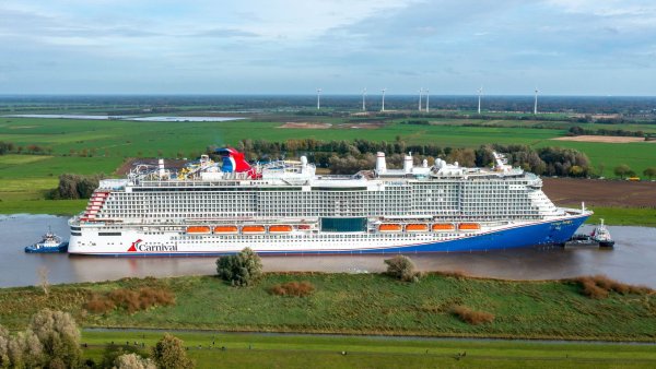 Für die Reederei Carnival Cruise Lines baut die Meyer Werft ein Schwesterschiff zur «Carnival Jubilee». (Archivfoto) - © Sina Schuldt/dpa