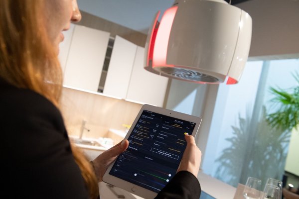 Nur wenige Haushalte in Deutschland steuern Haushaltsgeräte bisher über das Internet. - © Franziska Gabbert/dpa-tmn