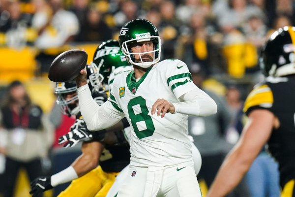 Trägt zukünftig das Gelb und Schwarz der Pittsburgh Steelers: Quarterback Aaron Rodgers. - © Matt Freed/AP/dpa