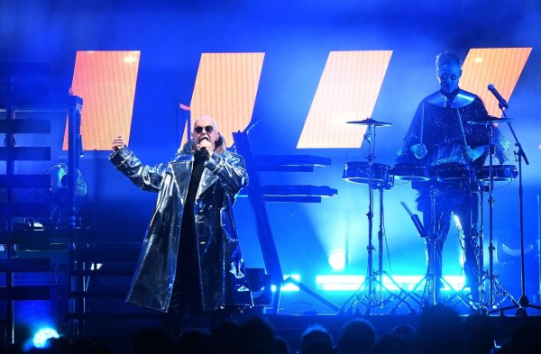Die Pet Shops Boys erinnern mit einem Song an Nawalny. (Archivbild) - © Felix Hörhager/dpa