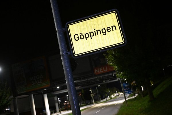 Mit dem Vorfall habe das 19. Göppinger Weinfest aber nichts zu tun, erklärte der Göppinger OB. Das Fest soll weitergehen. (Foto aktuell) - © Marius Bulling/dpa