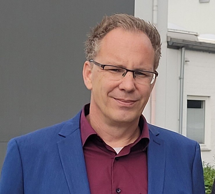 Daniel Salewski von der IG Metall (links) hätte sich gewünscht, dass das Unternehmen die Gewerkschaft früher ins Bott geholt hätte. - © Katrin Kantelberg