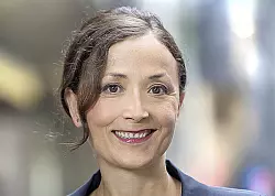 Ayla Celik, NRW-Landesvorsitzende der Bildungsgewerkschaft, lehnt die Einf&uuml;hrung eines neuen Pflichtfaches zum Zwecke der Medienbildung ab. - &copy; GEW NRW