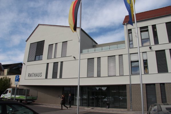 Für das neue Rathaus wird ein neuer Bürgermeister gesucht. Zur Wahl am 26. Mai haben sich bislang fünf Kandidaten aufgestellen lassen. - © Wolfgang Becker