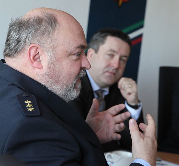Versetzt: Polizeidirektor Bernd Stienkemeier arbeitet künftig fürs Landesamt für Ausbildung, Fortbildung und Personalangelegenheiten der Polizei. Landrat Dr. Axel Lehmann will das Vertrauen in die Polizei zurückgewinnen. - © Archivfoto: Vera Gerstendorf-Welle