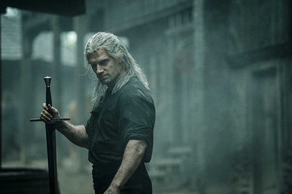 Hexer Geralt von Riva (Henry Cavill) muss sich im Kampf einigen monströsen Mächten stellen. - © Katalin Vermes/Netflix