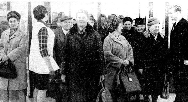 Gibt’s hier was umsonst? Der Andrang zur Eröffnung des Central-Kauf im Herbst 1968 ist riesig. Archivfoto: Gerd Schnittger - © Gerd Schnittger
