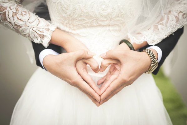 Michaela Krause heiratet bei der Sat.1-Sendung "Hochzeit auf den ersten Blick" einen Mann, den sie nicht kennt. Geht das gut? - © Symbolbild: Pixabay