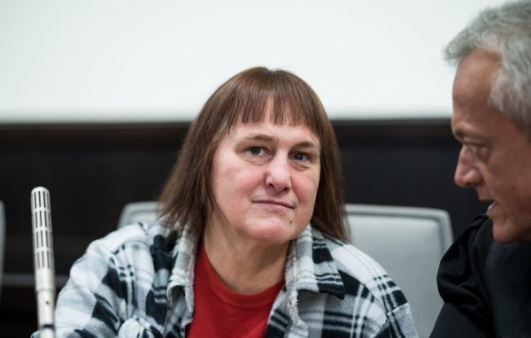 Angelika W. wurde vom Landgericht Paderborn zu 13 Jahren Haft verurteilt. - © Guido Kirchner/dpa