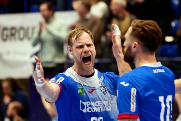 Christian Klimek (links) und Fabian van Olphen sind Lemgos Doppeldecker. - © Jörg Hagemann
