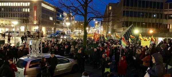 Spontandemo vor dem Bielefelder Rathaus. - © Stefan Becker