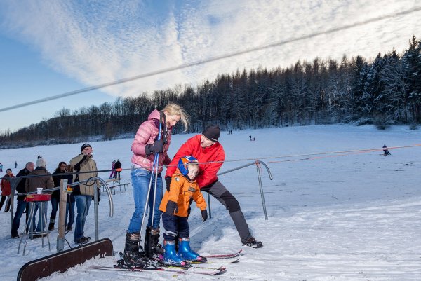 Der Skilift in Holzhausen kann in diesem Jahr nicht so wie hier 2019 in Betrieb genommen werden. - © Archivfoto: Torben Gocke