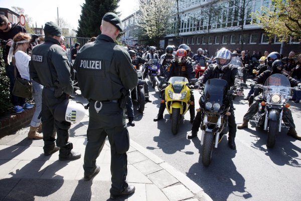 Die von Rockern ausgehende Gewalt nimmt laut LKA NRW zu. - © imageBROKER