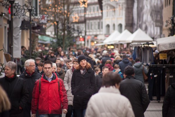 Volle Innenstadt zur Weihnachtszeit: Ein Beirat soll das Marketing für Detmold künftig verbessern. - © Torben Gocke