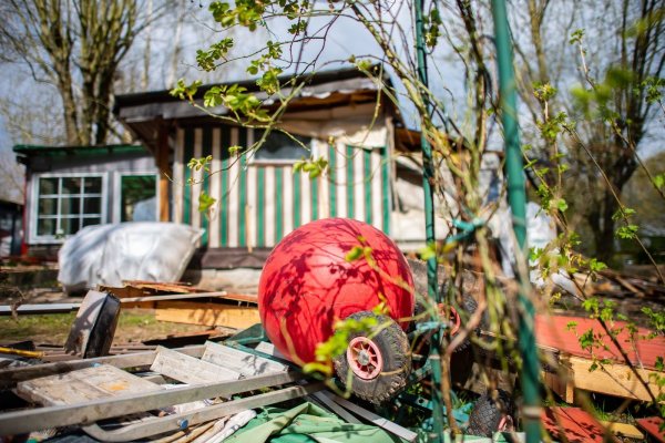 Die ehemalige Parzelle des Haupttäters im Missbrauchsfall Lügde ist längst abgerissen. Die Frage, wieso diesem Mann ein Kind anvertraut wurde, ist noch immer offen. - © picture alliance/dpa