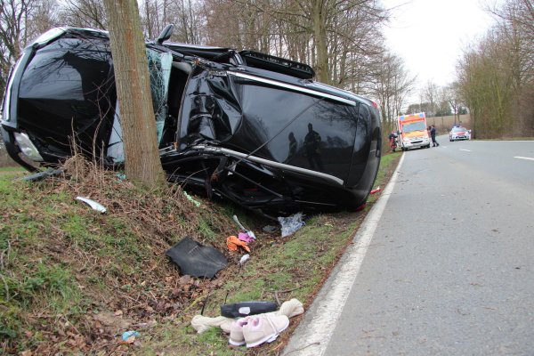 Ein schwerer Unfall hat sich am Dienstagnachmittag in Lemgo zugetragen. - © Katrin Kantelberg(