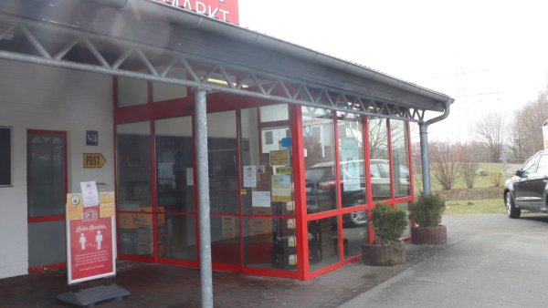 Postbank-Kunden können ab April ihre Bankgeschäfte nicht mehr in der Station im Getränkemarkt erledigen. - © Birgit Guhlke