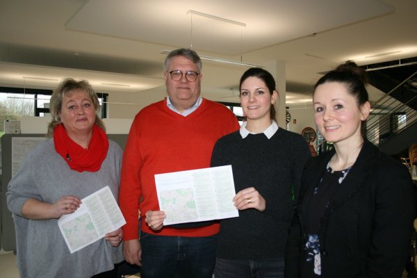 Wollen mit Gastronomen, Hoteliers und Institutionen ein touristisches "Nordlippe-Paket" schnüren: die nordlippischen Touristiker (von links) Anja Meyer (Gemeinde Kalletal) in Vertretung von Corinna Will, Jan Wisomiersky (Dörentrup), Donata Caminecci-Trompeter (Barntrup) und Julia Stein (Extertal). - © Sylvia Frevert