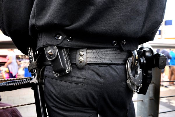 Die Beamten suchen einen Exhibitionisten. - © Symbolbild: Andreas Frücht