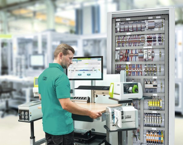 Phoenix Contact beschäftigt 17.600 Mitarbeiter weltweit. - © Phoenix Contact