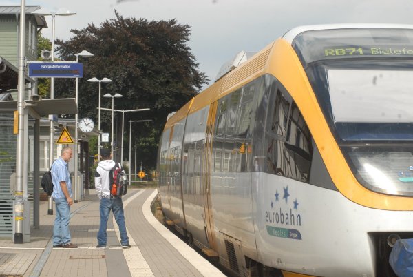 Die Eurobahn hatte am Samstag technische Probleme. Mehrere Züge strandeten auf der Strecke. Auf dem Bild ist ein RB 71 am Bahnhof in Rahden zu sehen (Symbolfoto). - © Joern Spreen-Ledebur