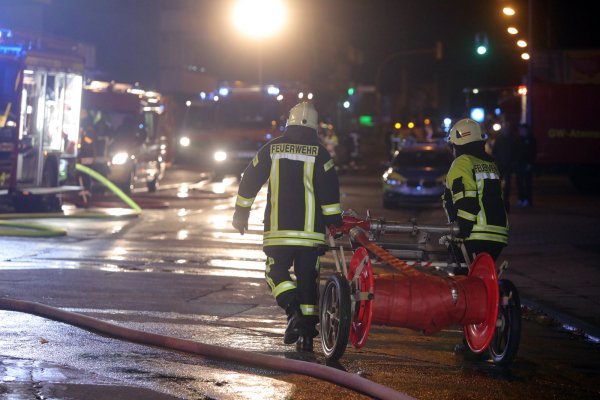 Weite Entfernung: Bis zur Kastanienalle und zum H2O mussten Schläuche verlegt werden. - © Frank-Michael Kiel-Steinkamp