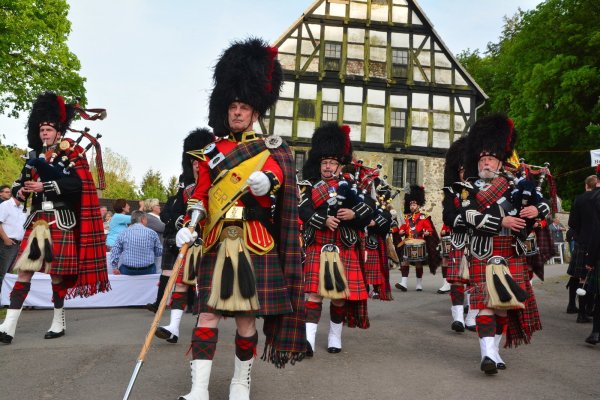 Lippe meets Scotland auf Gut Ullenhausen: auf ein buntes Bild und viel Musik können sich die Besucher auch dieses Mal freuen. Foto: Archiv Frevert - © Sylvia Frevert