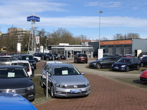 Das weiträumige Gelände von Stegelmann an der Grenze von Bad Salzuflen zu Schötmar. Hier werden künftig keine Autos mehr verkauft. - © Thomas Reineke