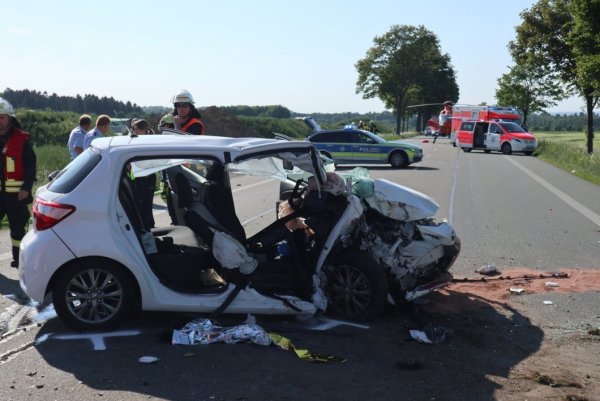 Bei diesem Unfall  wurde 2018 auf der B68 zwischen der Kreuzung Dörenhagen und Paderborn ein elfjähriger Junge schwer verletzt. - © Jens Reddeker