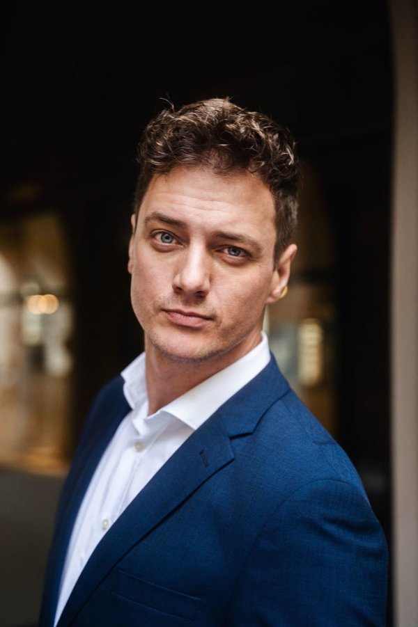 Patrick Dollmann spielt am 28. Februar im Kurtheater. - © Stadt Bad Salzuflen