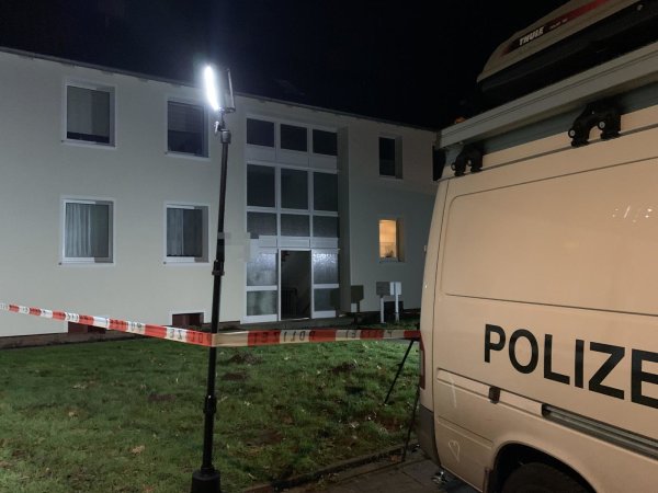 Die Polizei hat das Gelände abgesperrt. - © Stefan Boscher